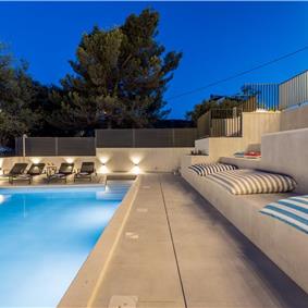 4 bedroom villa with heated pool and sea view in Vinišće, sleeps 8